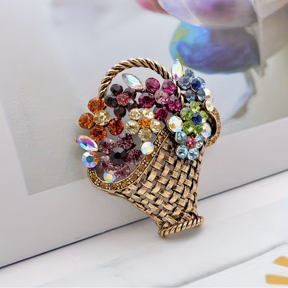 Colorful Vintage-inspired Rhinestone Flower Basket Brooch. - Picture 4 of 8